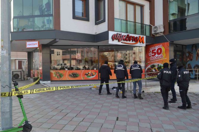 Çatıdan Düşen Genç Ağır Yaralandı