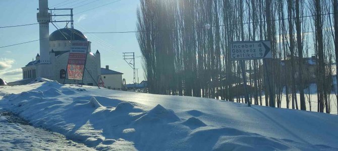 Tosya’da Telefon Direklerinden 400 Metre Kablo Çalındı