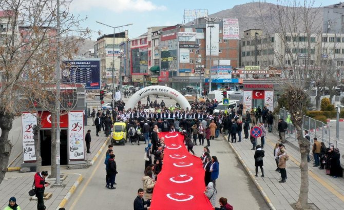 Van’da ‘Alışveriş Festivali’ Renkli Görüntülerle Başladı