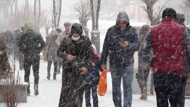 Van’da Yoğun Kar Yağışı