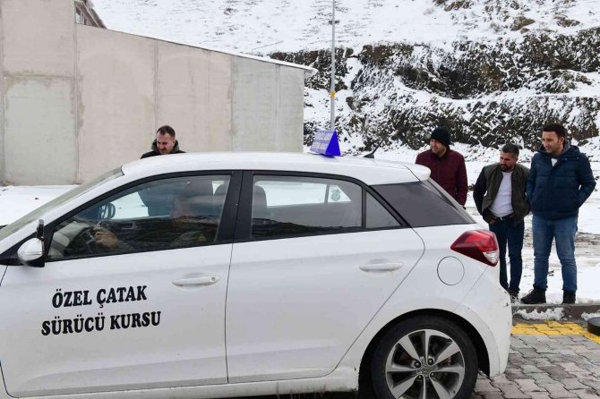 Çatak’ta İlk Kez Direksiyon Sınavı Yapıldı