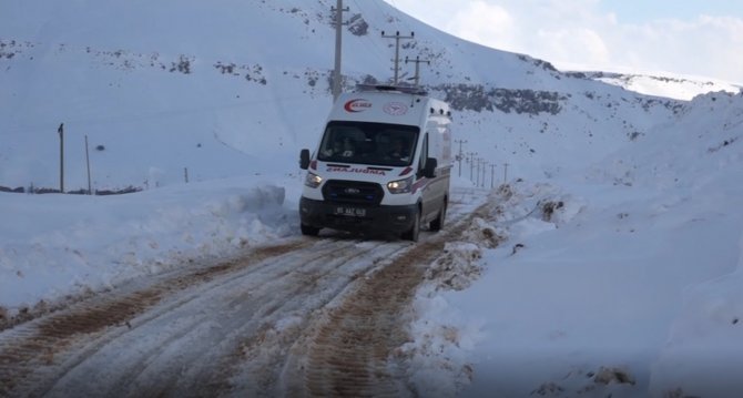 Erciş’te Yolu Kapanan Mahalledeki Kalp Hastası İçin Seferberlik