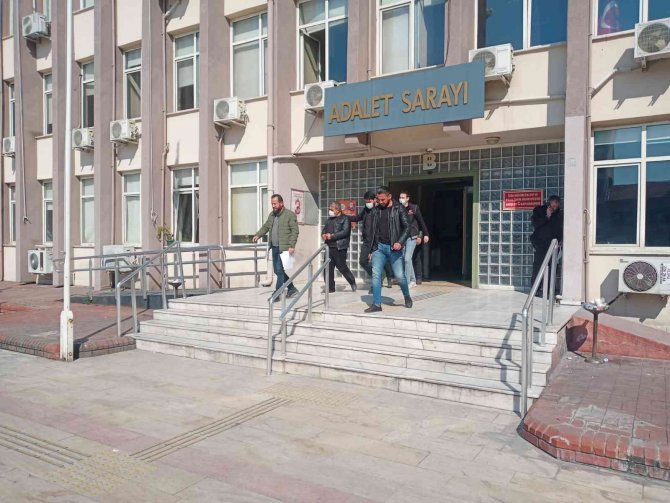 Aydın’da Eş Zamanlı Operasyonda 2 Kilo Uyuşturucu Yakalandı