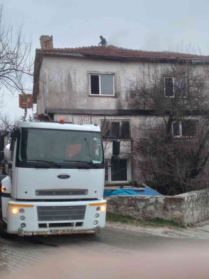 Metruk Binada Çıkan Yangın Söndürüldü