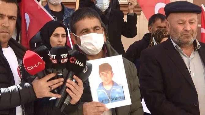 Hdp Önündeki Ailelerin Direnişine Bir Aile Daha Katıldı