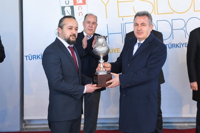 Valilik Kupası Koşusunu "Bay Emir" Kazandı