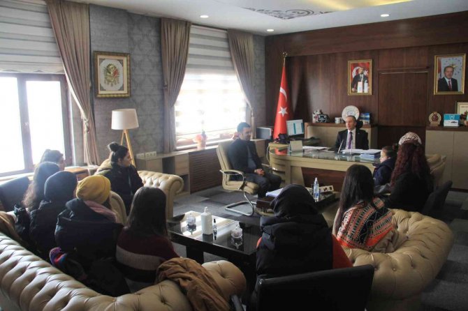 Ağrı Milli Eğitim Müdürü Kökrek, İ̇spanya’ya Gidecek Olan Öğrencileri Yolcu Etti