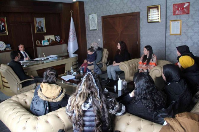 Ağrı Milli Eğitim Müdürü Kökrek, İ̇spanya’ya Gidecek Olan Öğrencileri Yolcu Etti