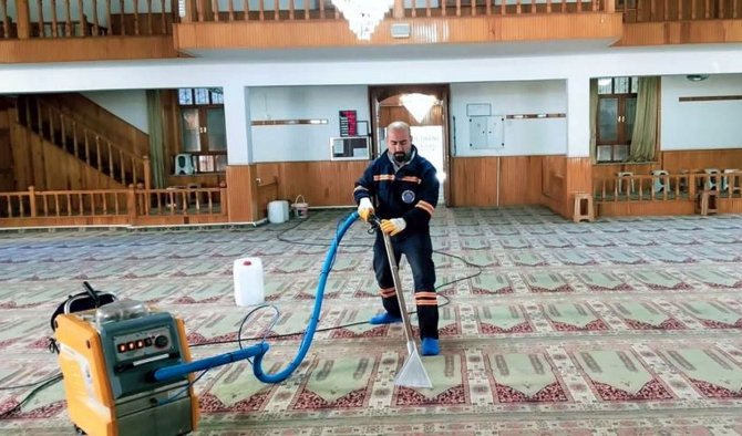 Akdeniz’de İbadethaneler Aralıksız Temizleniyor