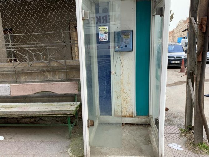 Tarih Olan Telefon Kulübeleri Cadde Ve Sokaklarda Hala Yer Alıyor