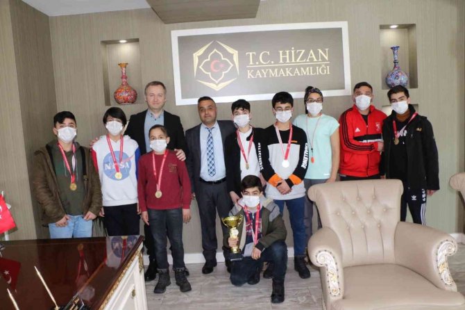 Minik Pehlivanlardan Kaymakam Yelek’e Ziyaret