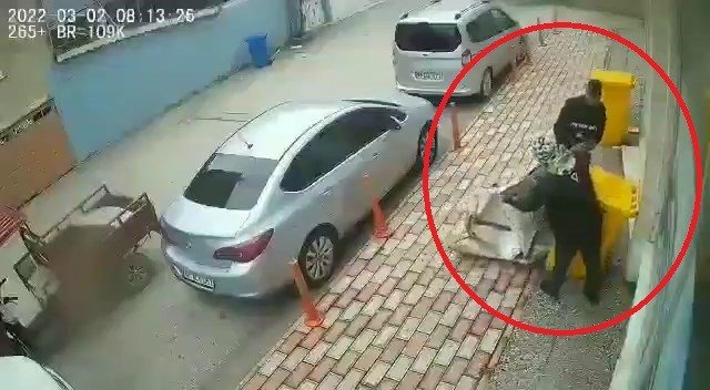 Yok Artık...çöp Konteynerlerini Böyle Çaldı