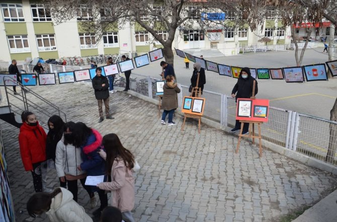 Öğrenciler Kan Bağışına Hazırladıkları Kliple Destek Verdi