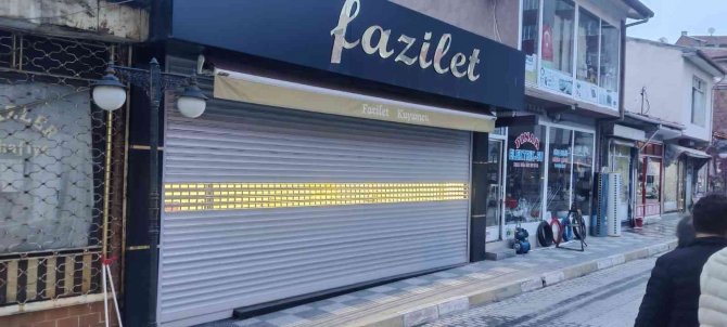 Pompalı Tüfekle Kuyumcuyu Basan Kar Maskeli Hırsızlar 2 Kilo Altın Çaldı