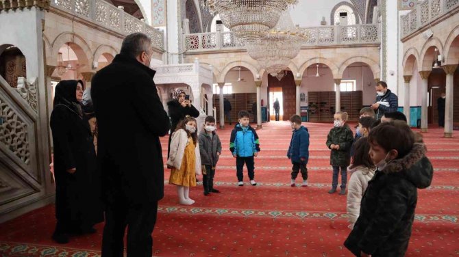 Cami Çocuk Sesleri İle Şenlendi