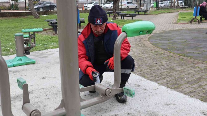 Düzce’de Parklar Bakıma Alındı