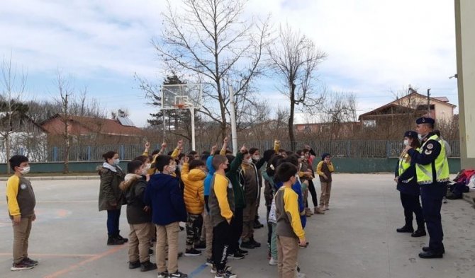 Jandarmadan Genç Yaşta Trafik Eğitimi