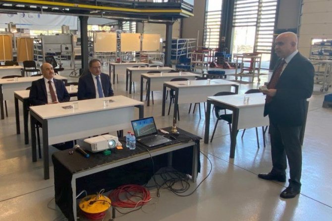 Vali Ve Başkan ’Model Fabrika’yı İnceledi