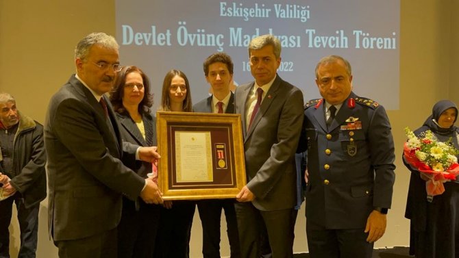 Şehit Aileleri Ve Gazilere Devlet Övünç Madalyaları Verildi