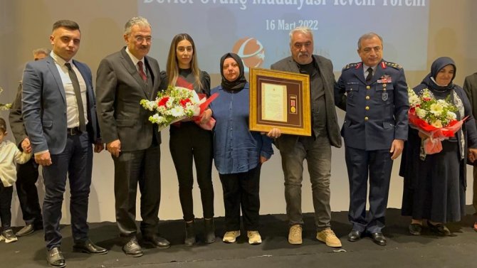 Şehit Aileleri Ve Gazilere Devlet Övünç Madalyaları Verildi