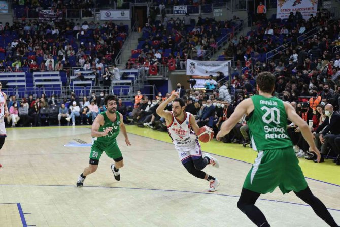 Bahçeşehir Koleji Yarı Finalde