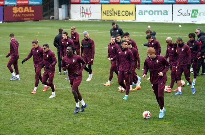 Galatasaray, Barcelona Maçı Hazırlıklarını Tamamladı