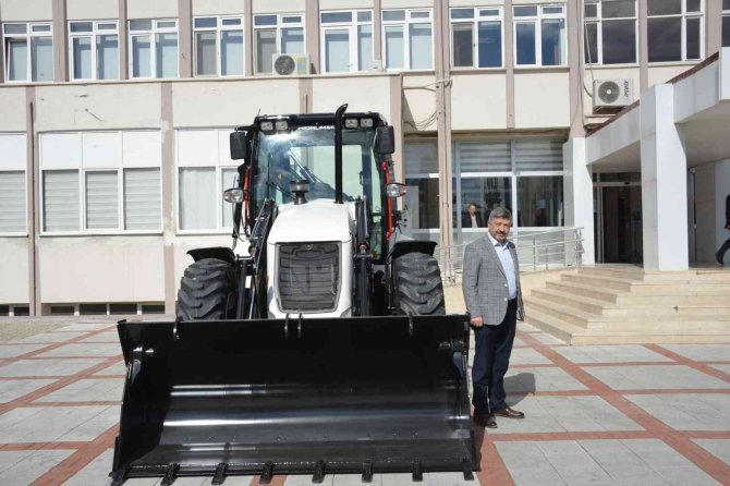 Gediz’de Araç Filosuna İş Makinesi Desteği