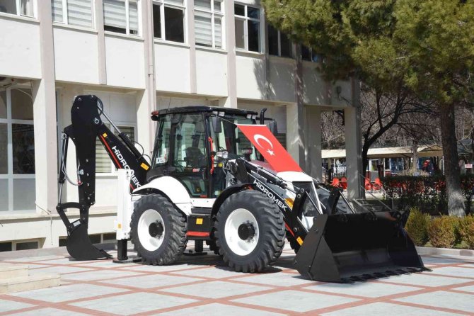 Gediz’de Araç Filosuna İş Makinesi Desteği
