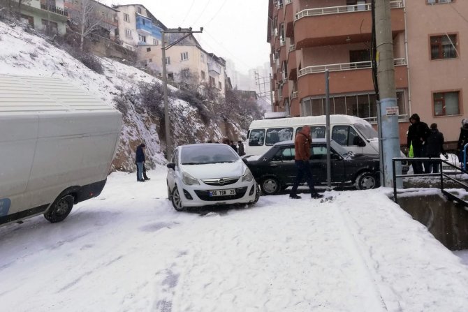 Yollar Tuzlanmayınca Kazalar Ardı Ardına Geldi