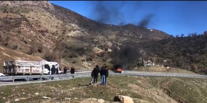 Seyir Halindeyken Yanan Pikap Kullanılamaz Hale Geldi