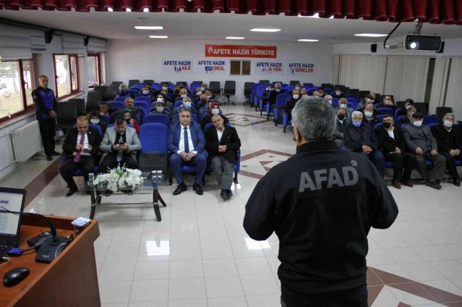 Afyonkarahisar’da Muhtarlara ‘Afet Farkındalık’ Semineri Verildi