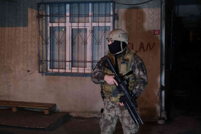 İ̇stanbul’da Uyuşturucu Tacirlerine Yönelik Eş Zamanlı Operasyon