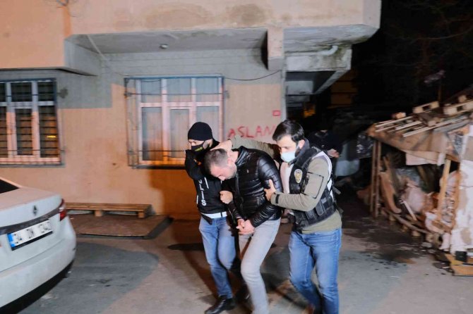 İ̇stanbul’da Uyuşturucu Tacirlerine Yönelik Eş Zamanlı Operasyon