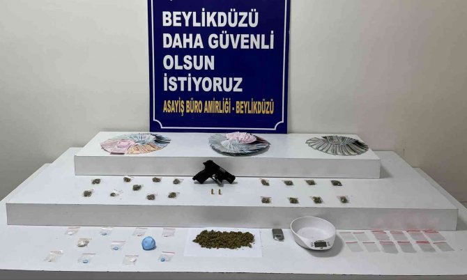 Beylikdüzü’nde Uyuşturucu Zanlısı Elindeki "Kaplan" Dövmesinden Yakalandı