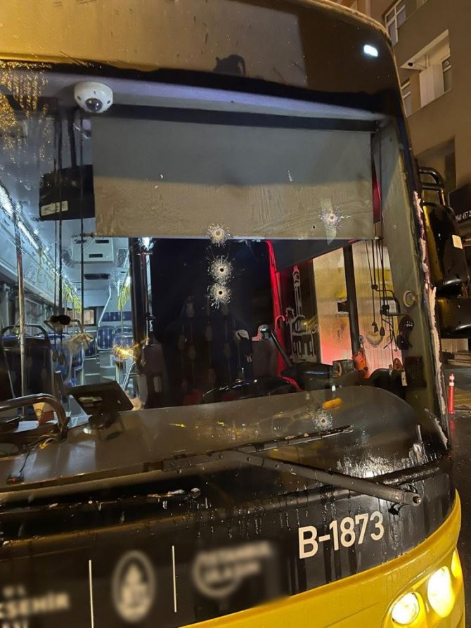 İ̇stanbul’da İ̇ett Otobüsüne Silahlı Saldırı