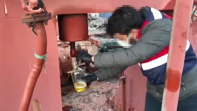 Jandarmanın Düzenlediği Operasyonda 55 Bin Litre Kaçak Akaryakıt Ele Geçirildi