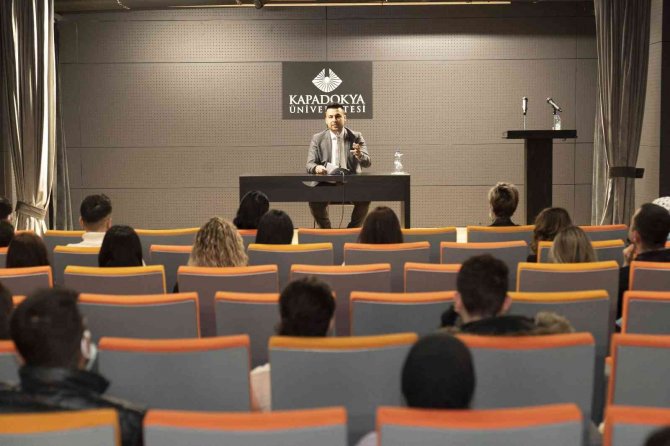 Kün’de ’İ̇stiklal’den İ̇stikbal’e Semineri İlgi Gördü