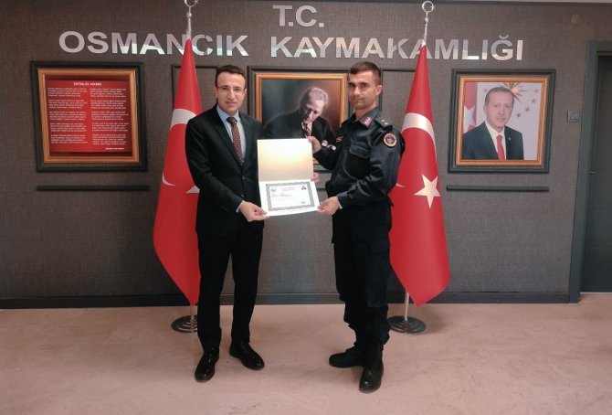 Kaymakam Alpay’dan Jandarma Personeline Başarı Belgesi