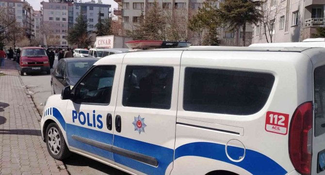 Gasp Ettiği Otomobille Çarptığı Aracı İçerisindeki Çocukla Birlikte Kaçırdı