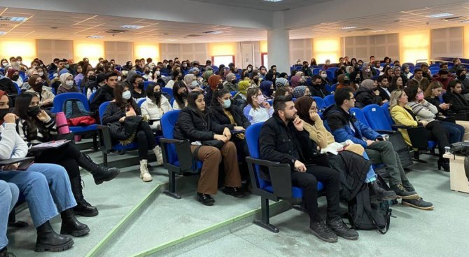 Kütahya’da “Kpss Ve Daha Fazlası” Konulu Konferans