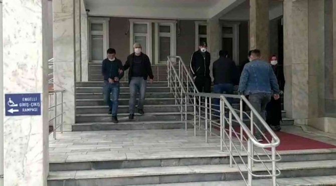 Manisa’da 4 Araçtan Hırsızlık Yapan Şüpheli Tutuklandı