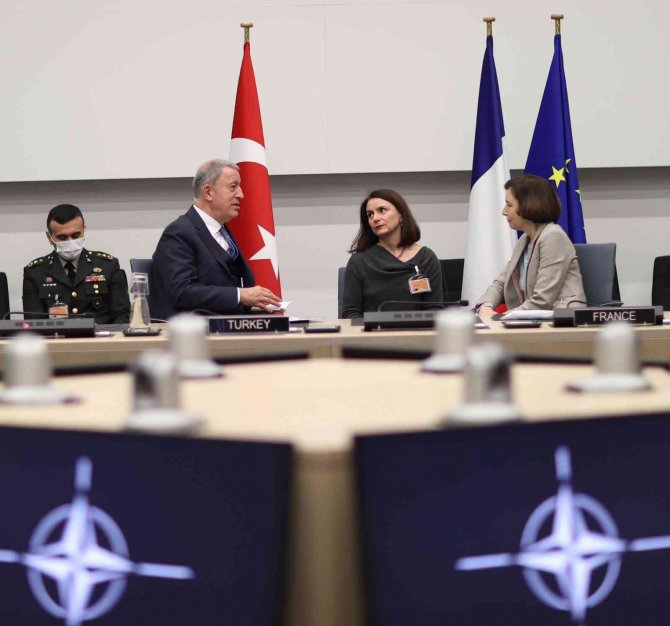 Bakan Akar, Fransa Savunma Bakanı Parly İle Görüştü