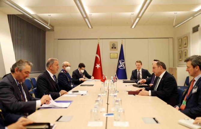 Bakan Akar, İ̇ngiltere Savunma Bakanı Wallace İle Görüştü