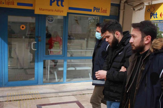 Marmaris’te Midibüsten 35 Düzensiz Göçmen Çıktı