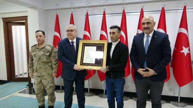 Muş’ta “Devlet Övünç Madalyası Beratı” Takdim Töreni