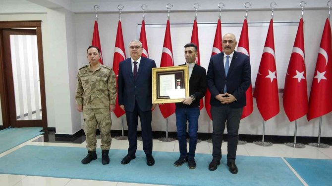 Muş’ta “Devlet Övünç Madalyası Beratı” Takdim Töreni