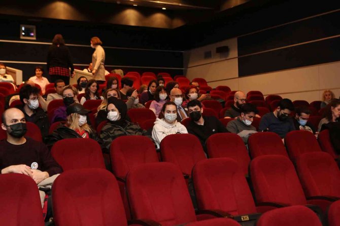 Bilet Yerine Mama Aldılar