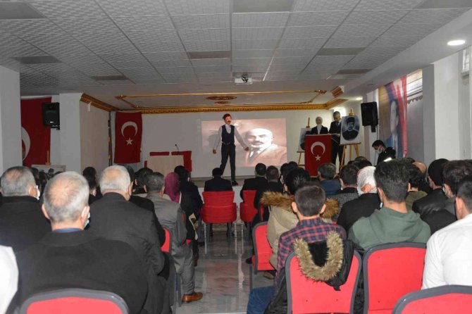 Mehmet Akif Ersoy Dizeleriyle Anıldı