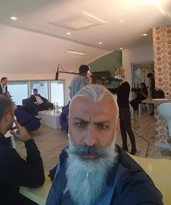 Çevirgen: "Oyuncu, Seyircinin İç Sesidir"