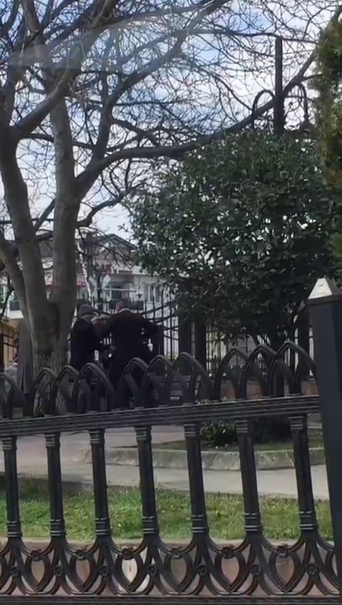 Şehrin Göbeğinde Yaşlıların Kavgası Kamerada